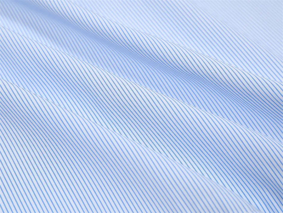 Camicia da uomo a maniche lunghe con abbinamento colori, moda e stile. Comfort ed eleganza per un look moderno e raffinato.