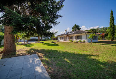 House with garden and terrace 2