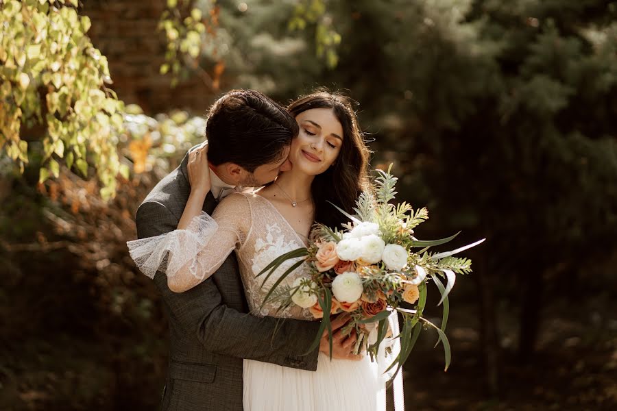 Wedding photographer Sergiu Irimescu (silhouettes). Photo of 17 October 2020