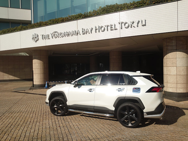 RAV4の目指せPickUpCars・工場夜景とコラボ・みなとみらい夜撮影・繋がりのある方々に感謝💕・ピックアッ...🤭🤫🤫🤫に関するカスタム事例の投稿画像11枚目