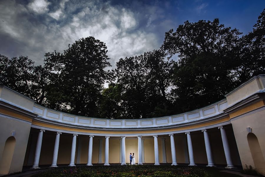 Wedding photographer Yevhen Onyshchenko (onphoto). Photo of 15 September 2017