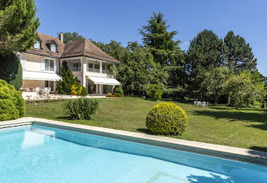 House with garden and terrace 11