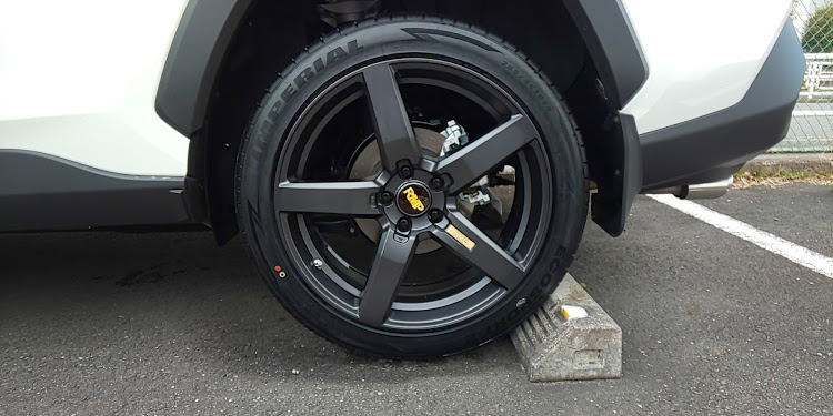 RAV4のホイール交換に関するカスタム事例の投稿画像2枚目