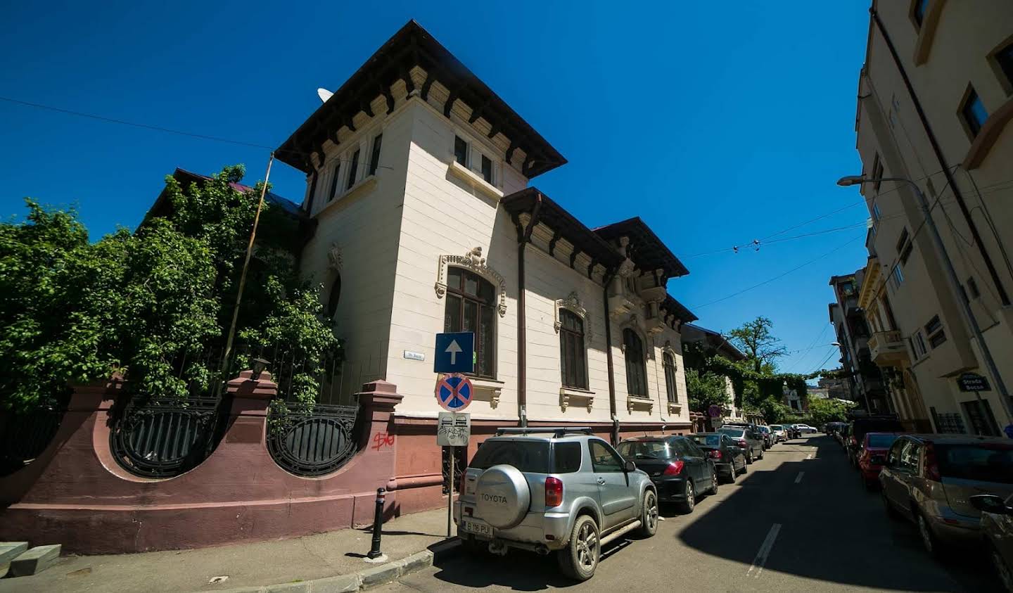 House with garden and terrace Bucharest