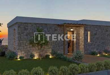 House with pool and terrace 4