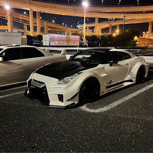 NISSAN GT-R