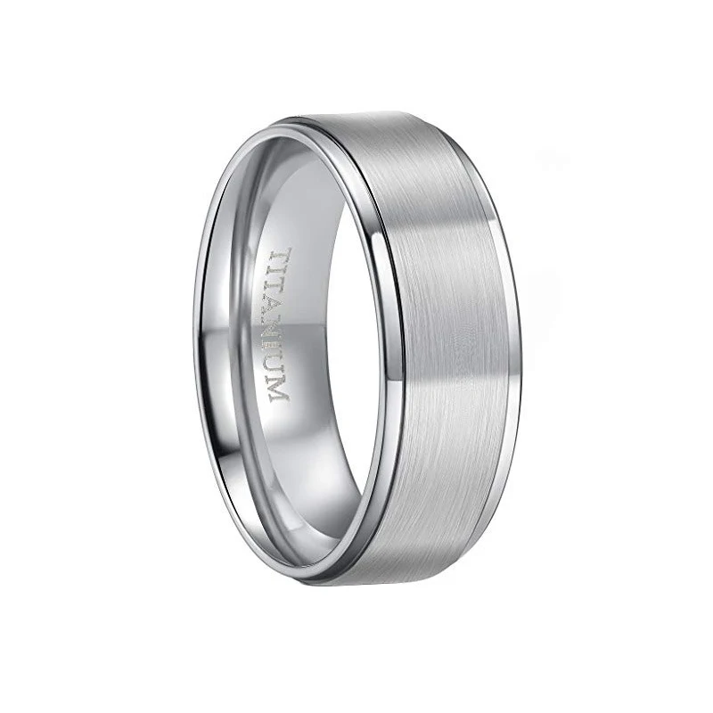Zwarte klassieke titanium ring voor modebewuste mensen. Stijlvol, sterk en duurzaam. Een perfect accessoire voor dagelijks gebruik.