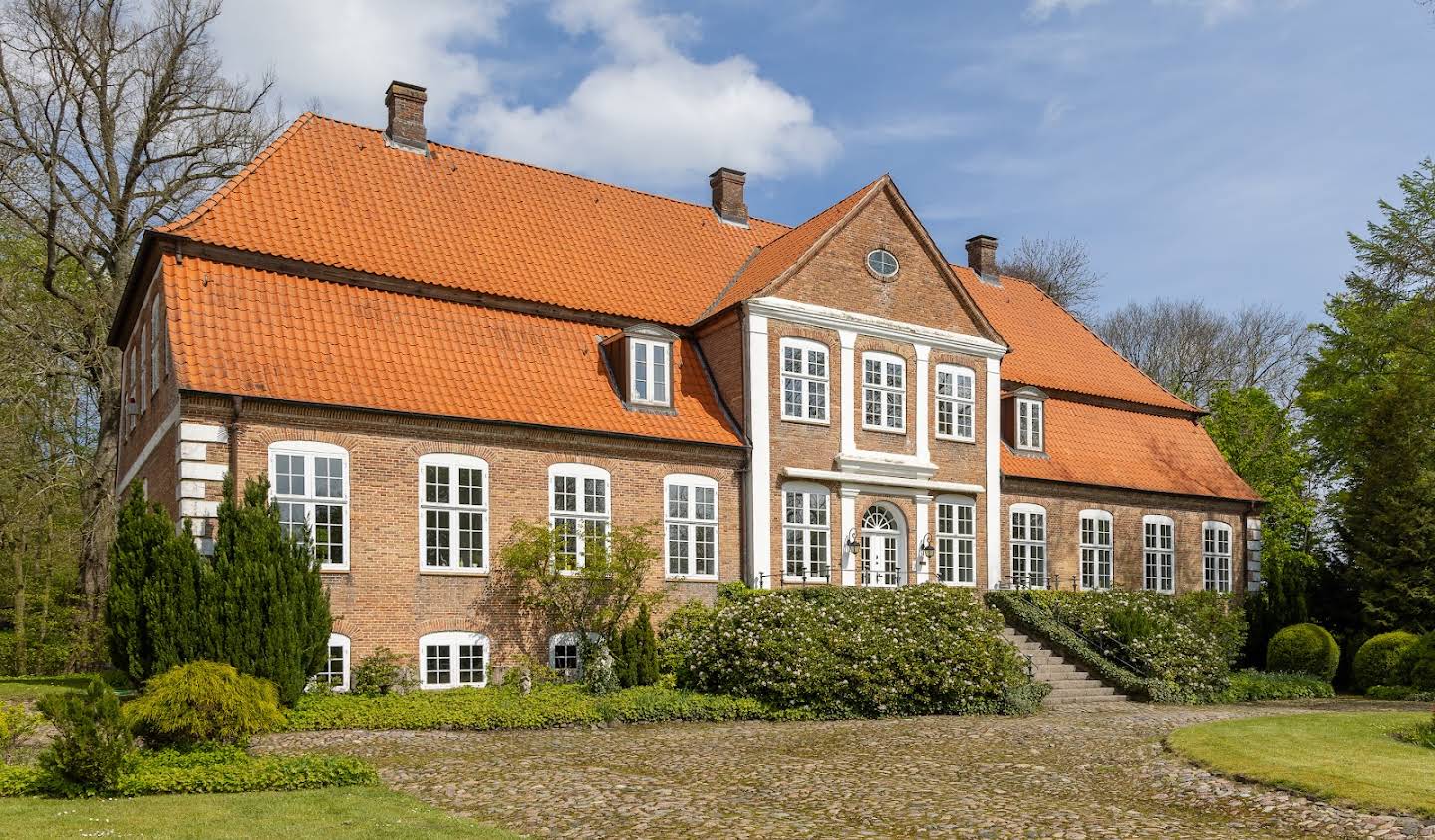 Property with garden Oersberg