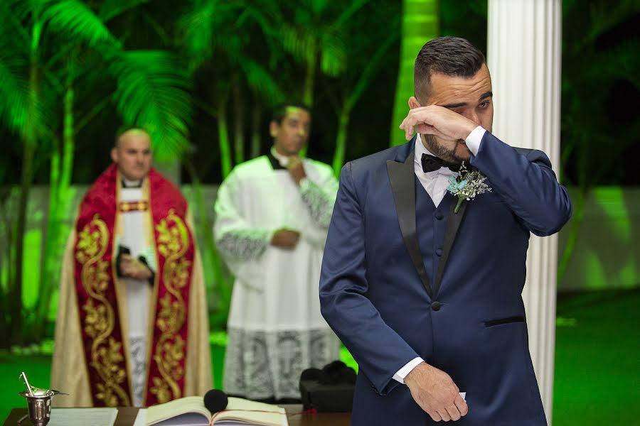 Wedding photographer Araken Rezende (arakenr). Photo of 19 March 2019