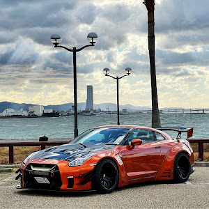 NISSAN GT-R