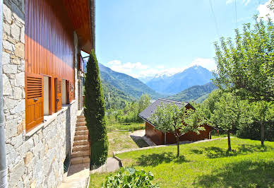 Chalet avec terrasse 2