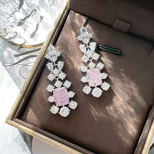 Title 4, Silver rectangular diamond ice flower cut ear s...