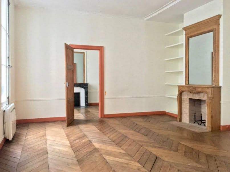 Appartement 2 pièce(s) 51 m²à louer Paris-7e-arrondissement