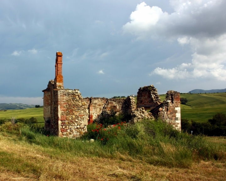 Abbandonata sulle colline. di mattex