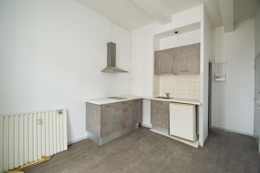 Location  appartement 1 pièce 17 m² à Pau (64000), 335 €