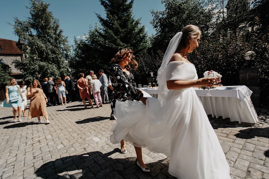 Wedding photographer Sasha Aksenova (aleksasha). Photo of 21 September 2022