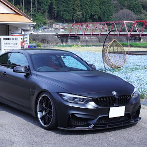 M4 クーペ F82