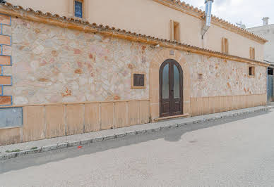 Villa with pool and terrace 3