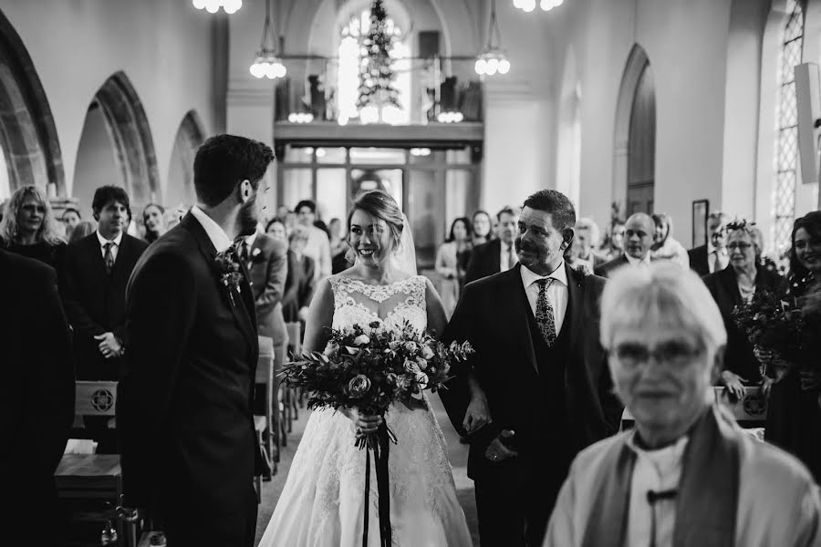Esküvői fotós Kirsty Bubear (bubearphoto). Készítés ideje: 2019 május 30.