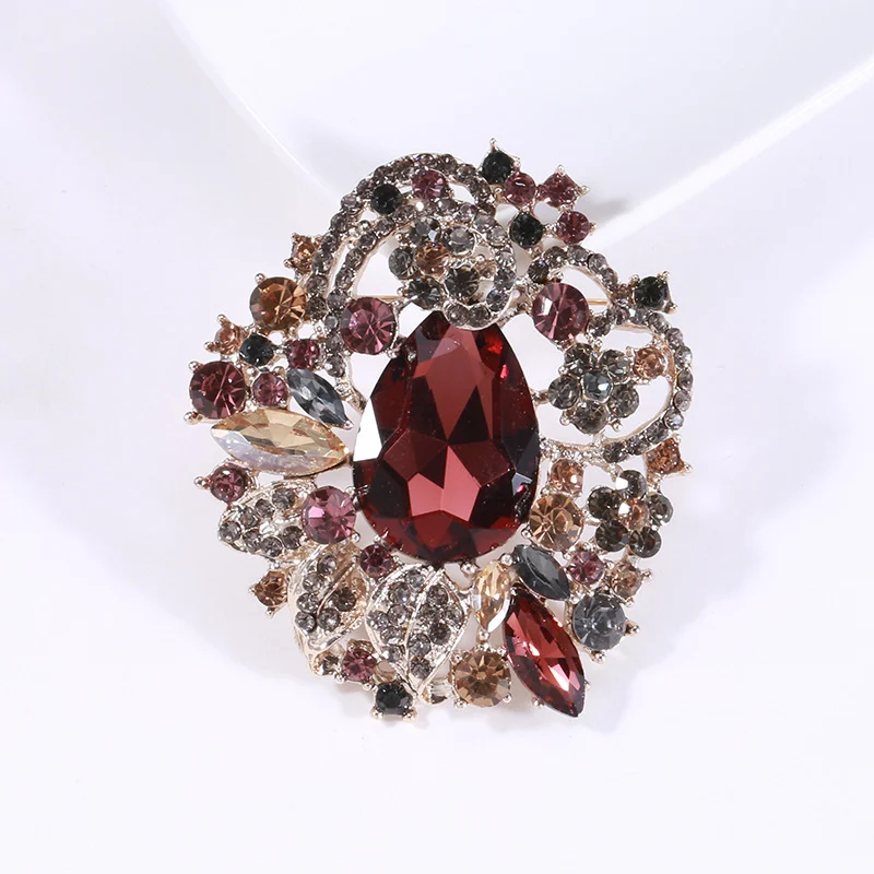 Broche Classique Luxueux en Cristal de Bohême