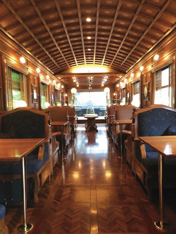 Blue Moon lounge car on Seven Stars in Kyushu.