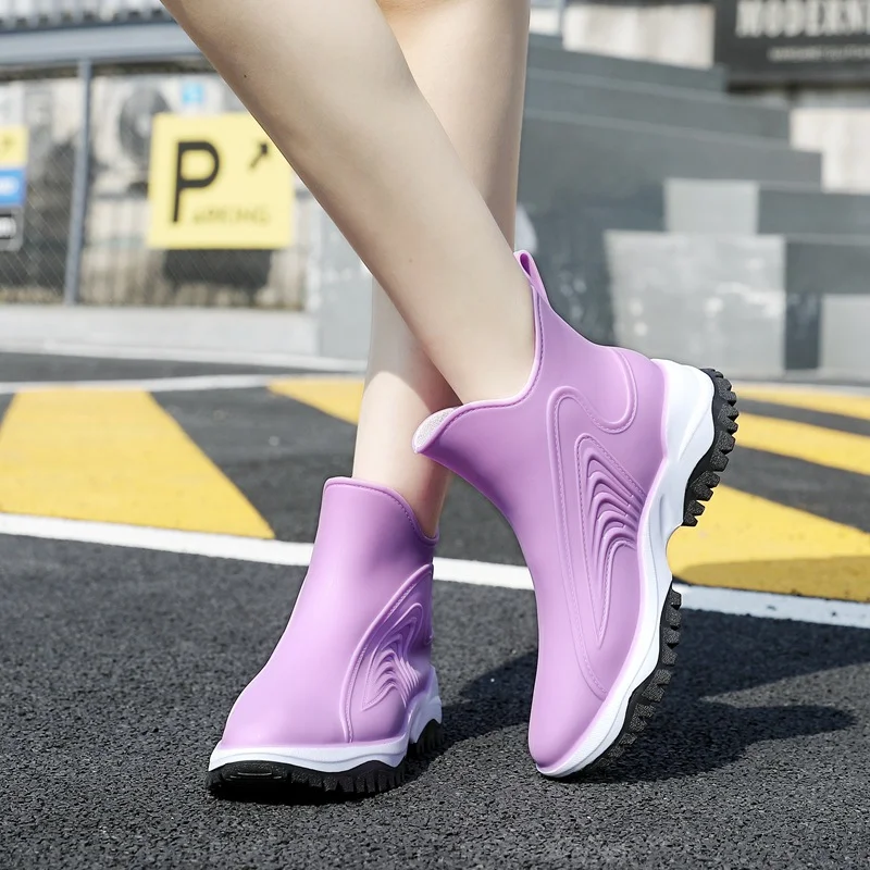 Damen rutschfeste verdickte Regenstiefel-Überzieher Wasserdichte wiederverwendbare Schuhschützer für Regen und Schnee