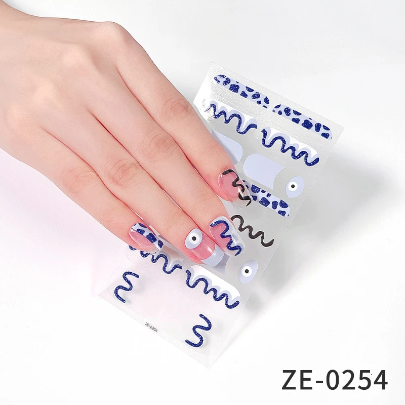 Adesivos de manicure natalinos impermeáveis para homens, com designs fashion, fáceis de aplicar e duráveis para as festas.