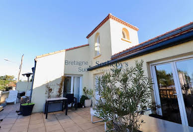 Seaside apartment with terrace 3