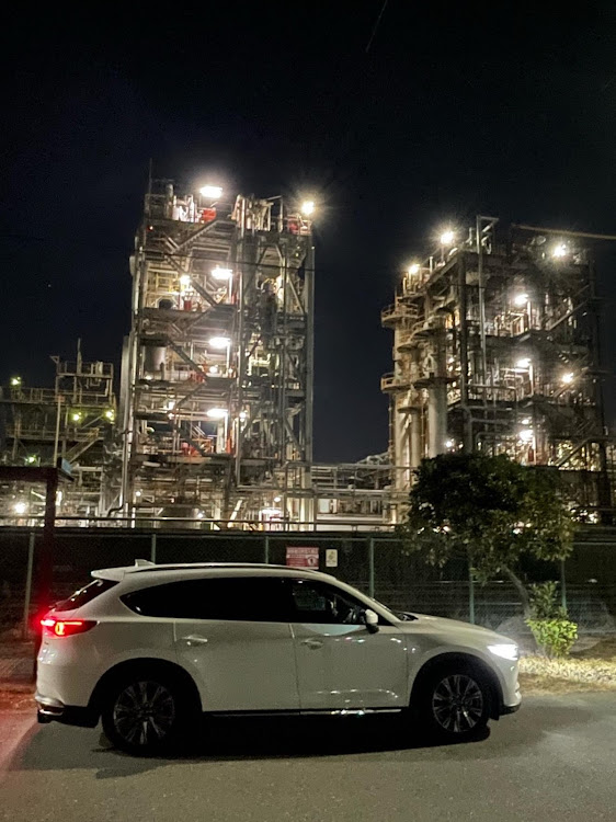 CX-8のいいエイトの日・京浜工業地帯・11月8日・夜遊び撮影会に関するカスタム事例の投稿画像3枚目