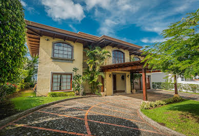 House with garden and terrace 13