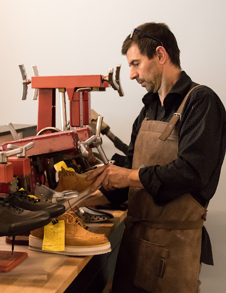 Verpletteren Pittig paar Schoenmakerij Mario | Sleutelservice & nummerplaten | Sint-Truiden | Zijn  je schoenen te klein?