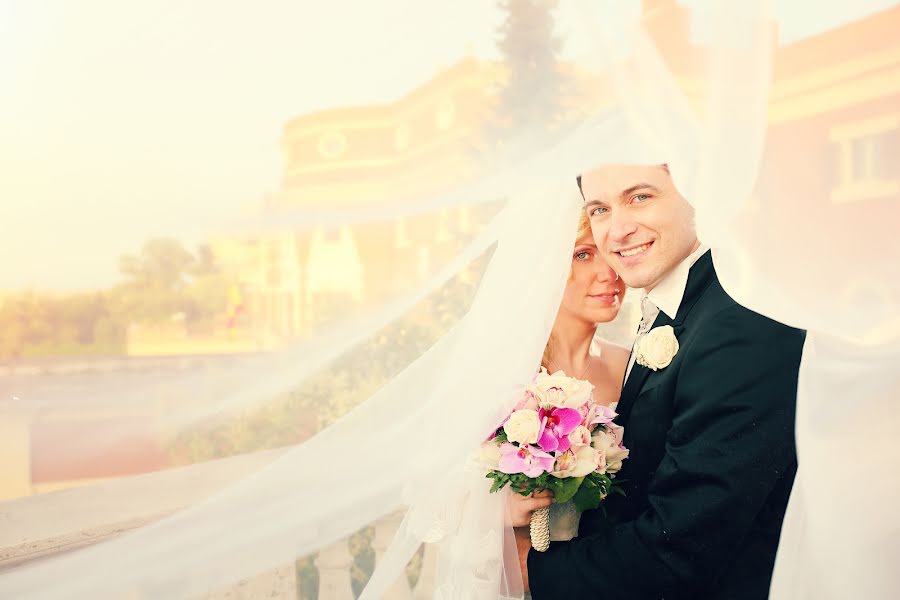 Fotógrafo de casamento Massimiliano Uccelletti (uccelletti). Foto de 8 de abril 2015