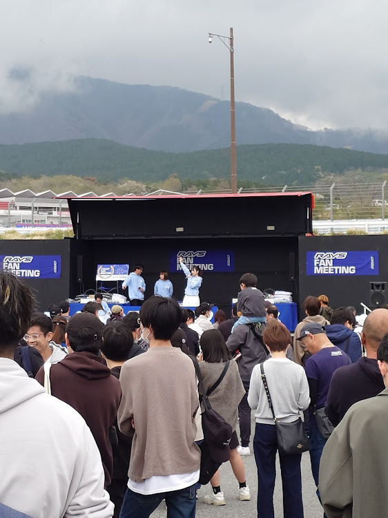 ジムニーのRAYS FAN MEETING・RAYS FAN MEETING 2025に関するカスタム事例の投稿画像4枚目
