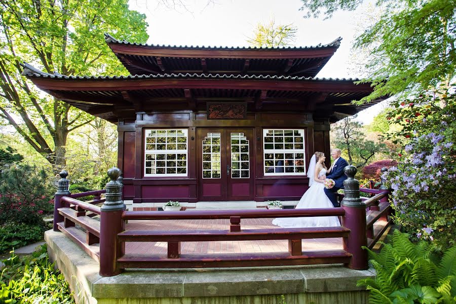 Fotógrafo de casamento Sergey Poluyanko (podsnezhnik). Foto de 3 de setembro 2016