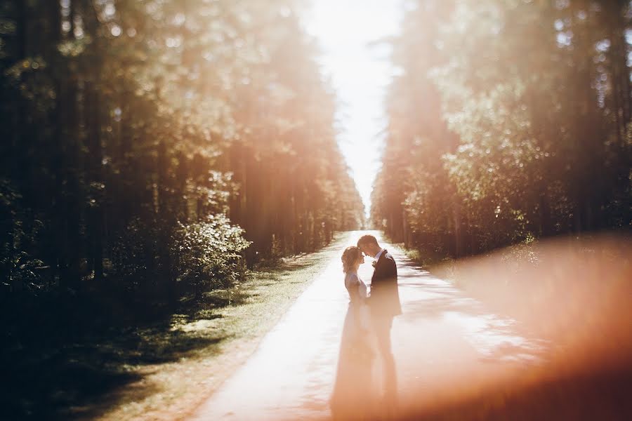 Wedding photographer Yuriy Meleshko (whitelight). Photo of 25 October 2017