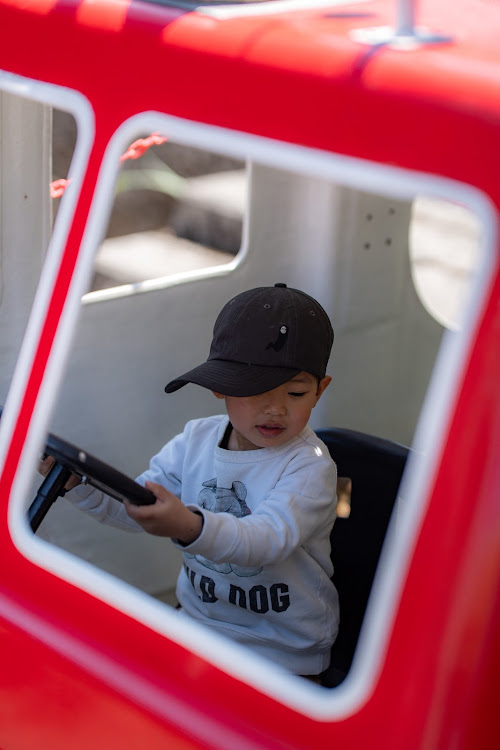 MAZDA3の神の倉山公園・藤棚・廣島田村商店・エールべべ　パパット・チャイルドシートに関するカスタム事例の投稿画像22枚目