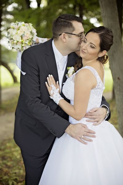 Fotógrafo de bodas Kata Illes (illeskataphoto). Foto del 27 de marzo 2019