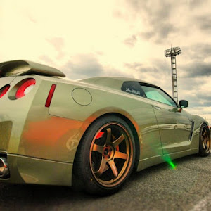 NISSAN GT-R