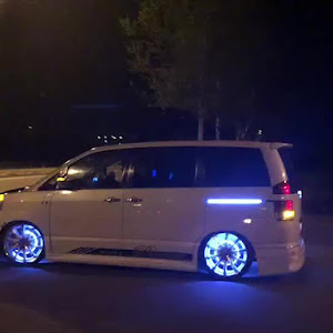 ヴォクシー AZR65G