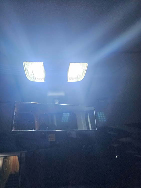 N-WGN カスタムのN-BOXルームランプ交換・明るいですに関するカスタム事例の投稿画像2枚目
