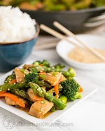 Orange Chicken and Vegetable Stir Fry was pinched from <a href="http://natashaskitchen.com/2014/02/19/orange-chicken-and-vegetable-stir-fry-recipe/" target="_blank">natashaskitchen.com.</a>