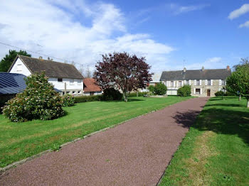 maison à Saint-Sauveur-Lendelin (50)