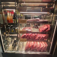 逸之牛熟成炸牛燒肉(中正旗艦店)