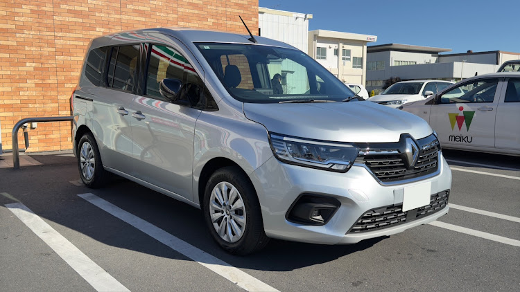 アルピーヌの冬の空と愛車・カレー部定期報告・福神漬け同好会定期報告・カングー楽ちんでした・今日一のネタは、ASKAのNAVi5に関するカスタム事例の投稿画像7枚目