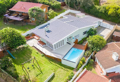 House with pool and garden 1