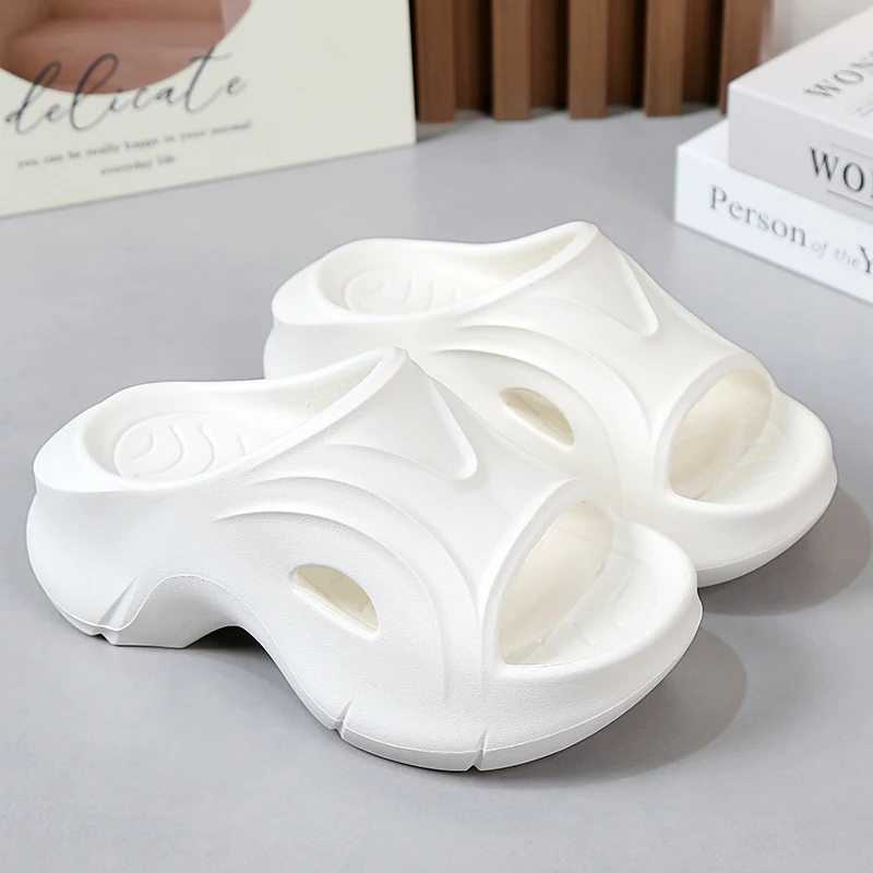 Women's Super Thick-soled Slippers, Outdoor Fashion Beach Shoes, Summer footwear for comfort and style. Perfect for ever
