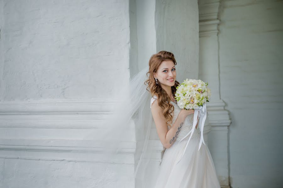 Fotógrafo de casamento Olga Starostina (olgastarostina). Foto de 30 de junho 2017