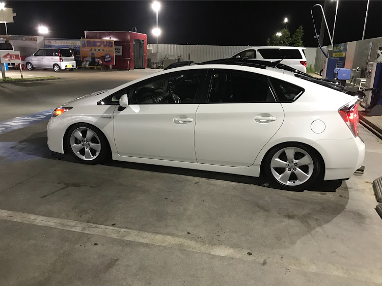 プリウスのusdm・stance・hella flush・Chemical Guys・Smartwaxに関するカスタム事例の投稿画像1枚目