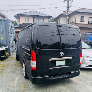 ハイエースバン TRH200V