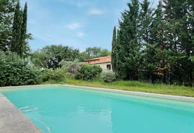 Maison avec piscine et terrasse 9